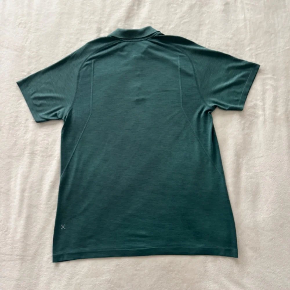 Lululemon Metal Vent Tech Short Sleeve Polo in Green Heathered; Size XL